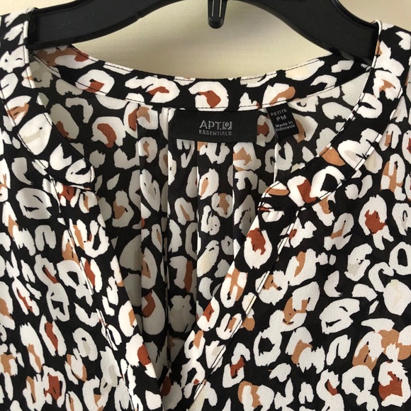 Multi colored blouse. - Picture 3 of 6